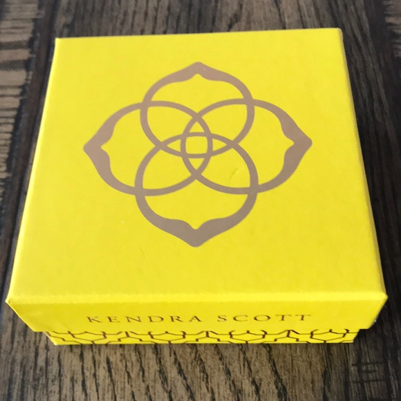 Kendra Scott Olivia Gold Rose Quartz Earrings - Picture 4 of 6